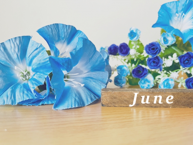 June　6月　青い造花